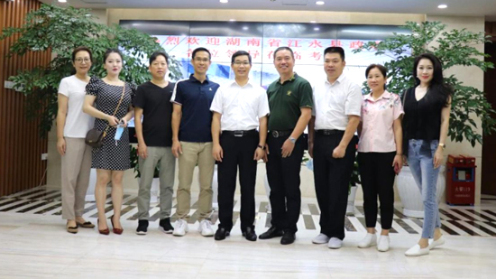 熱烈歡迎湖南省江永縣政府各位領(lǐng)導(dǎo)蒞臨本集團(tuán)